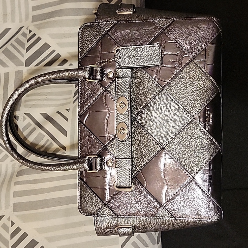 Elegant Coach Silver Patch Design Handbag